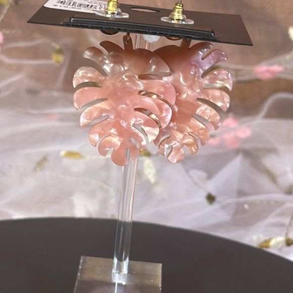 Earrings NWTNew York and Co. Palms Pair Appx 2 in dangle to Stud Ball Post 1/4in - Picture 4 of 6